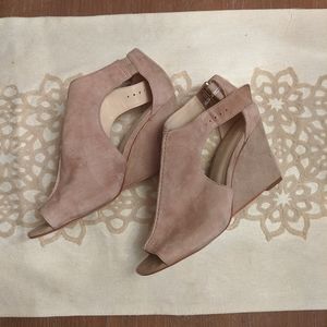 nine west suede nude ankle booties wedge heel